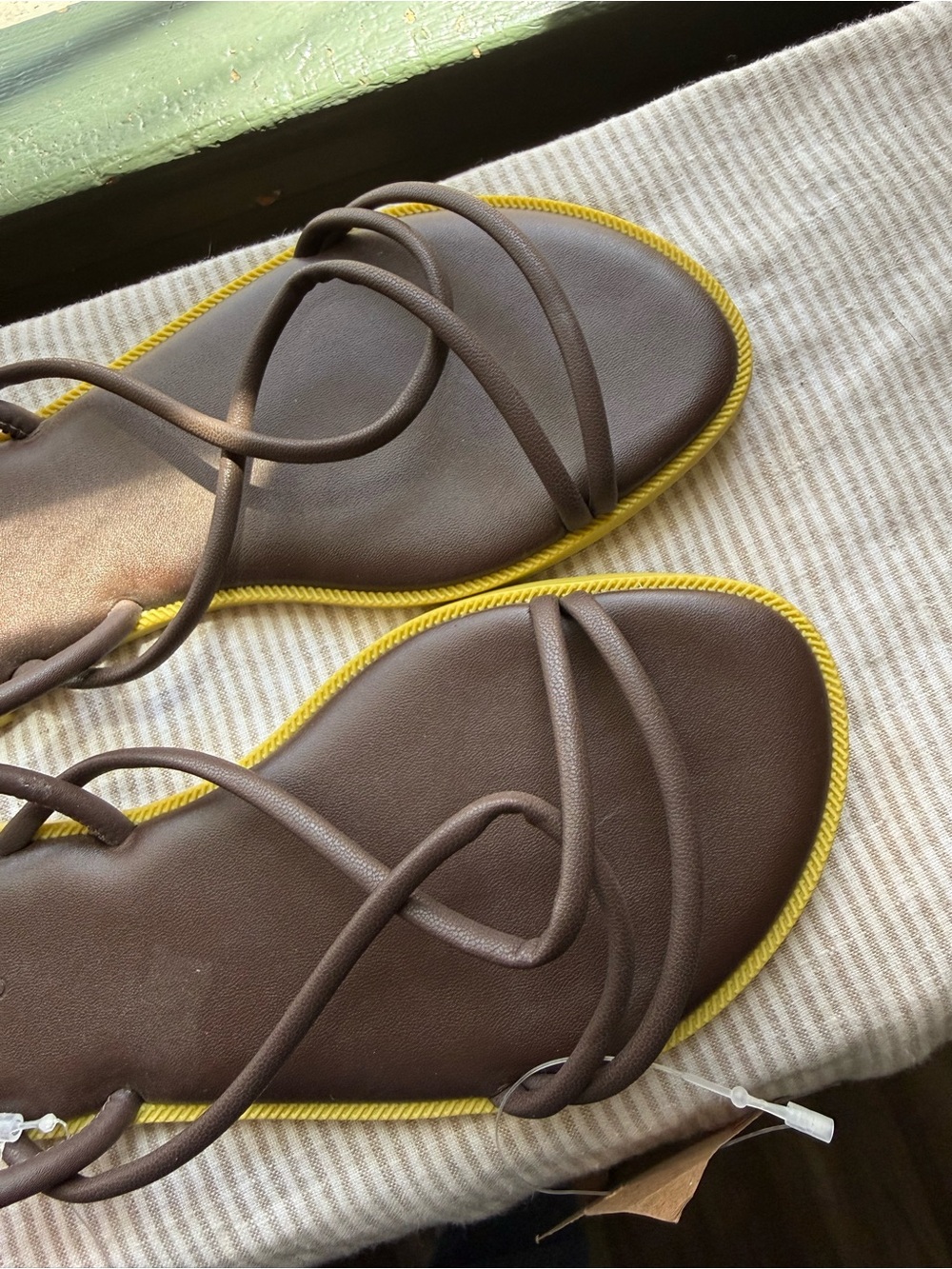 Havaianas Brown Strappy Sandals with Yellow Edge - Picture 8 of 12